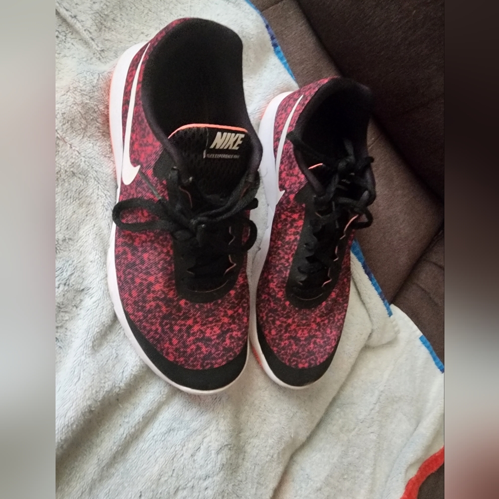Womens nike shoes